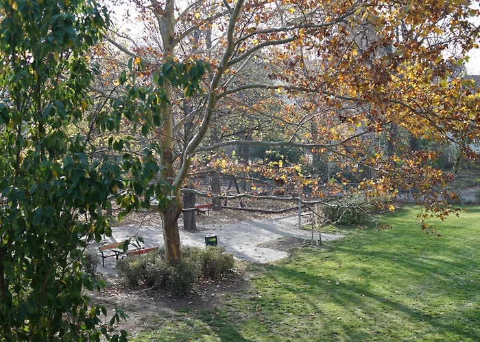 Sonnige Wohnung Mit Parkblick Nahe Schoenbrunn